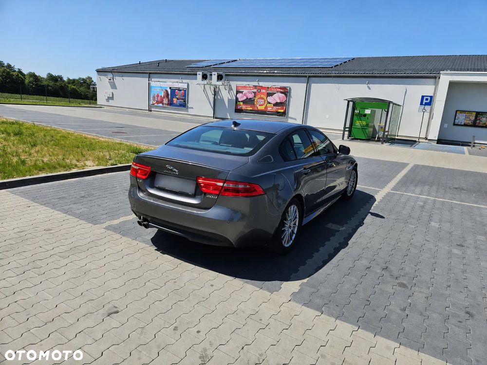 Jaguar XE E-Performance R-Sport - 6