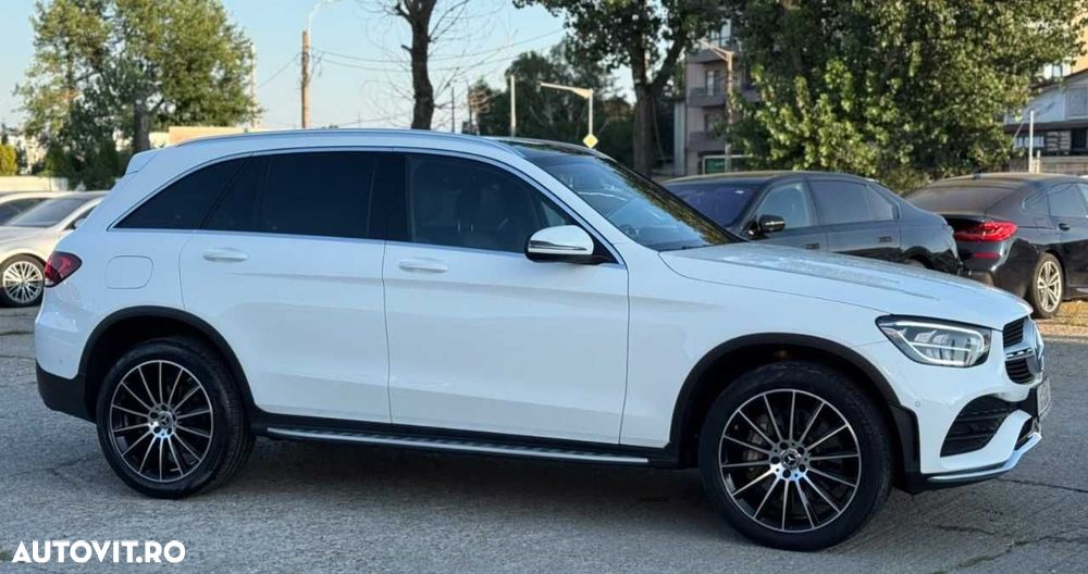 Mercedes-Benz GLC - 12