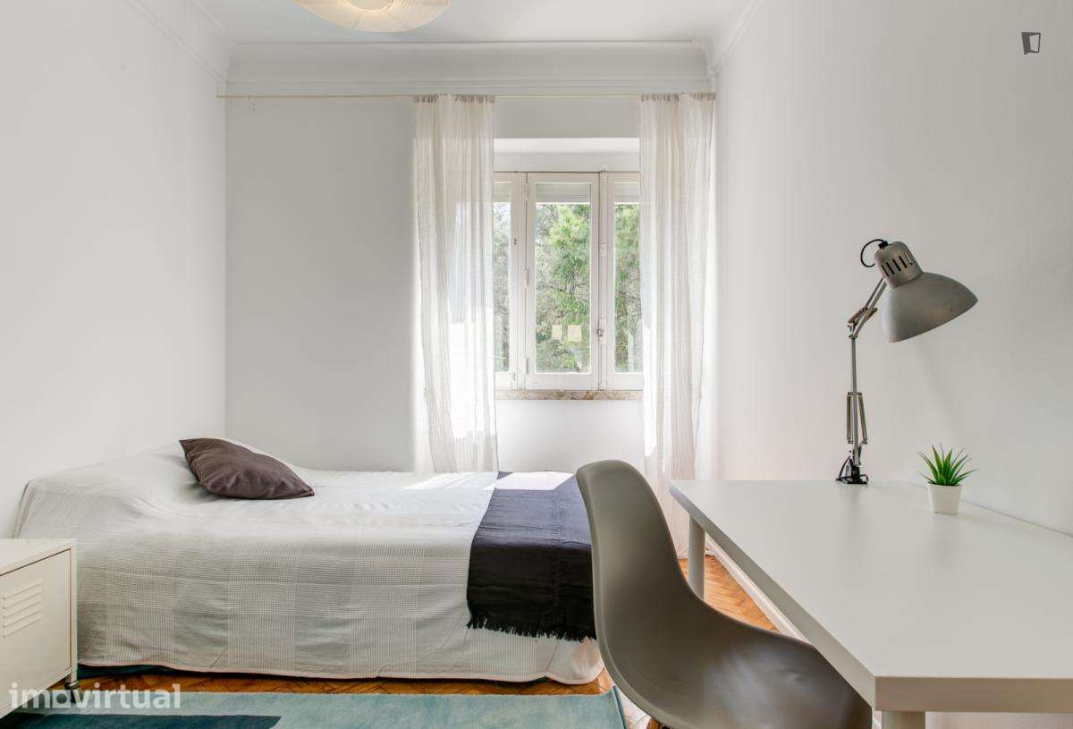 Quarto - localizado em São Sebastião Lisbon - Grande imagem: 4/15