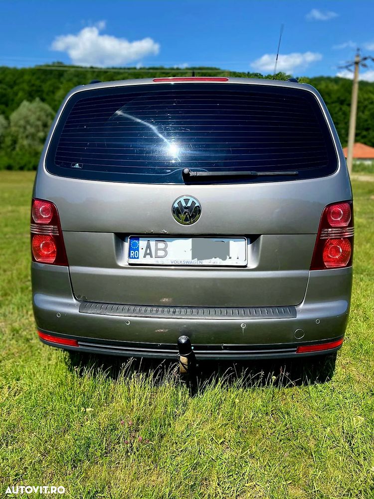 Volkswagen Touran 2.0 TDI DPF Highline - 3