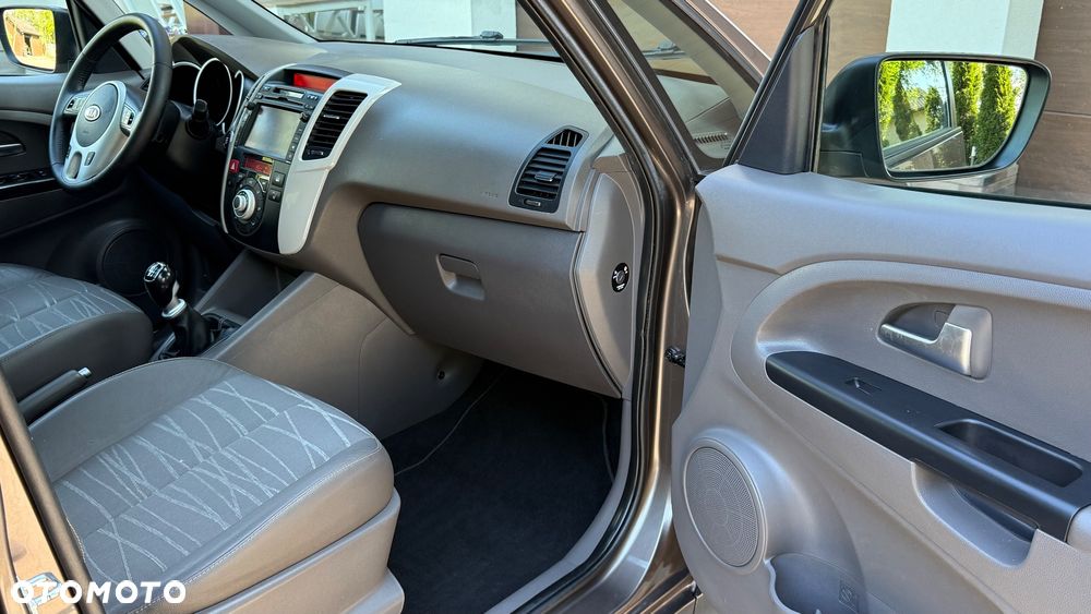 Kia Venga 1.6 CVVT Platinum Edition - 26
