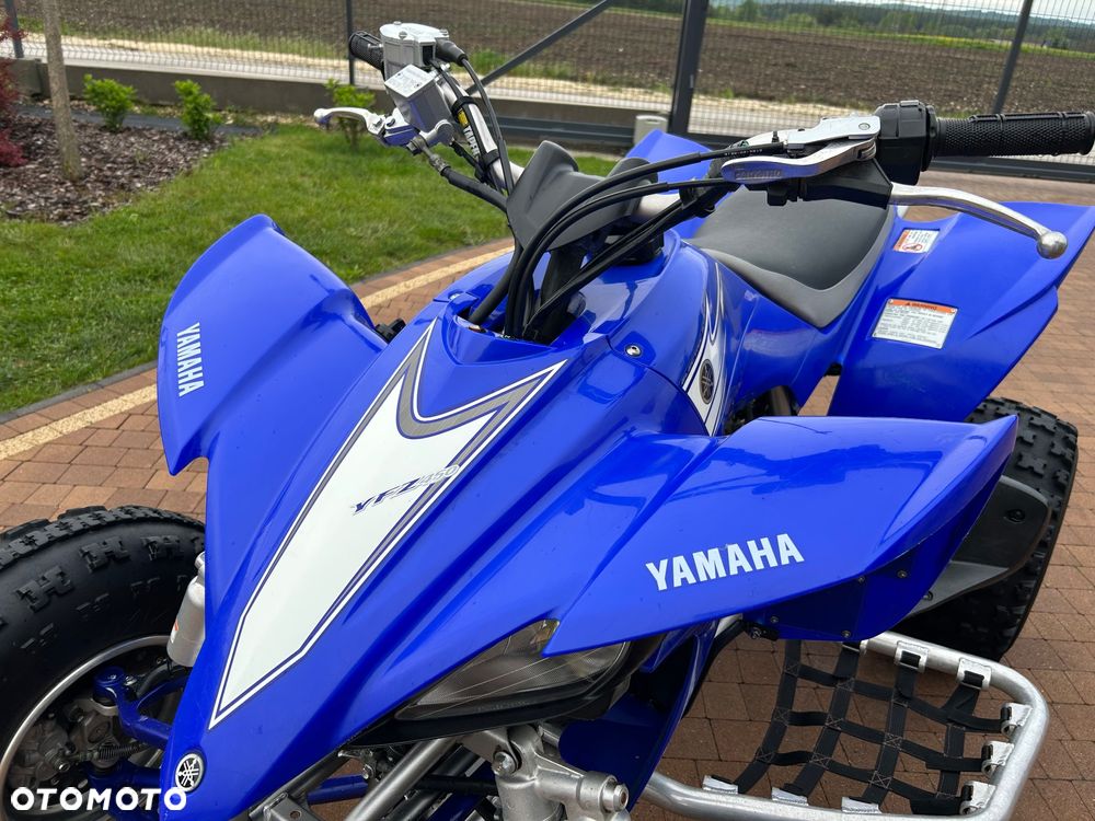 Yamaha YFZ - 8