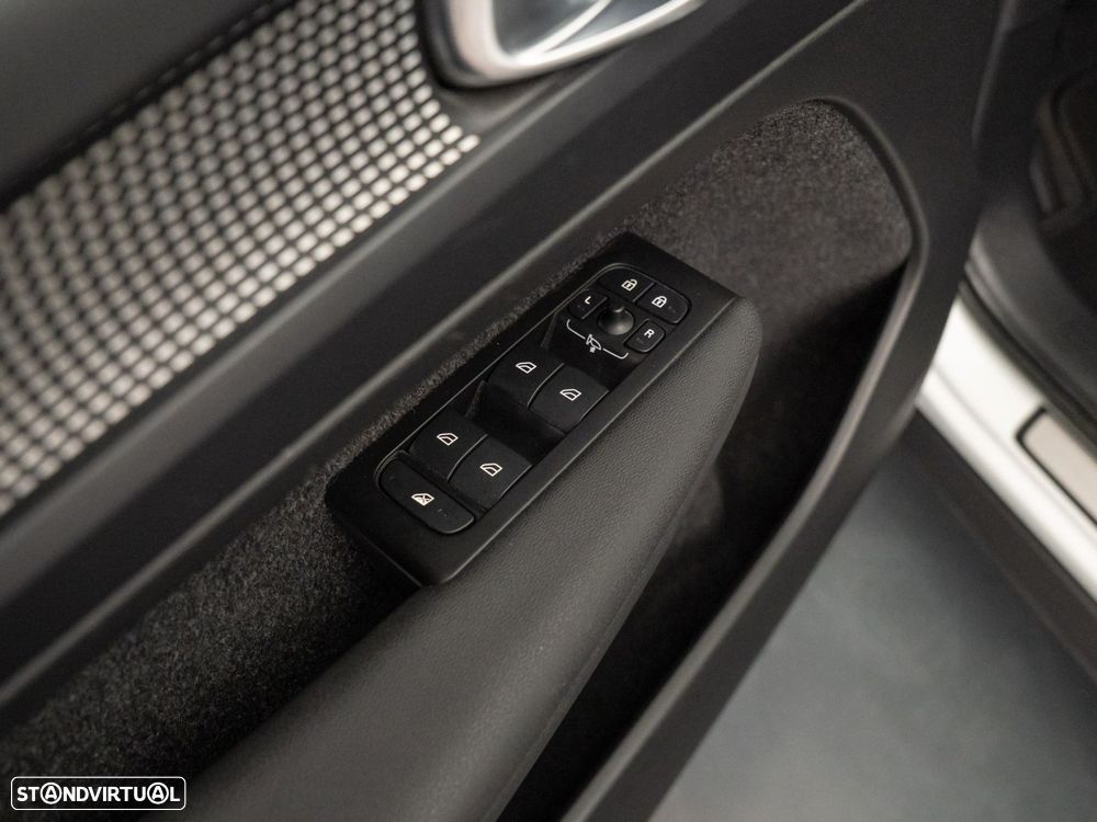 Volvo XC 40 1.5 T5 PHEV R-Design Expression - 19