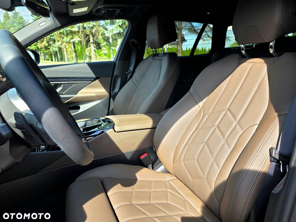 BMW Seria 5 540d xDrive mHEV M Sport - 24
