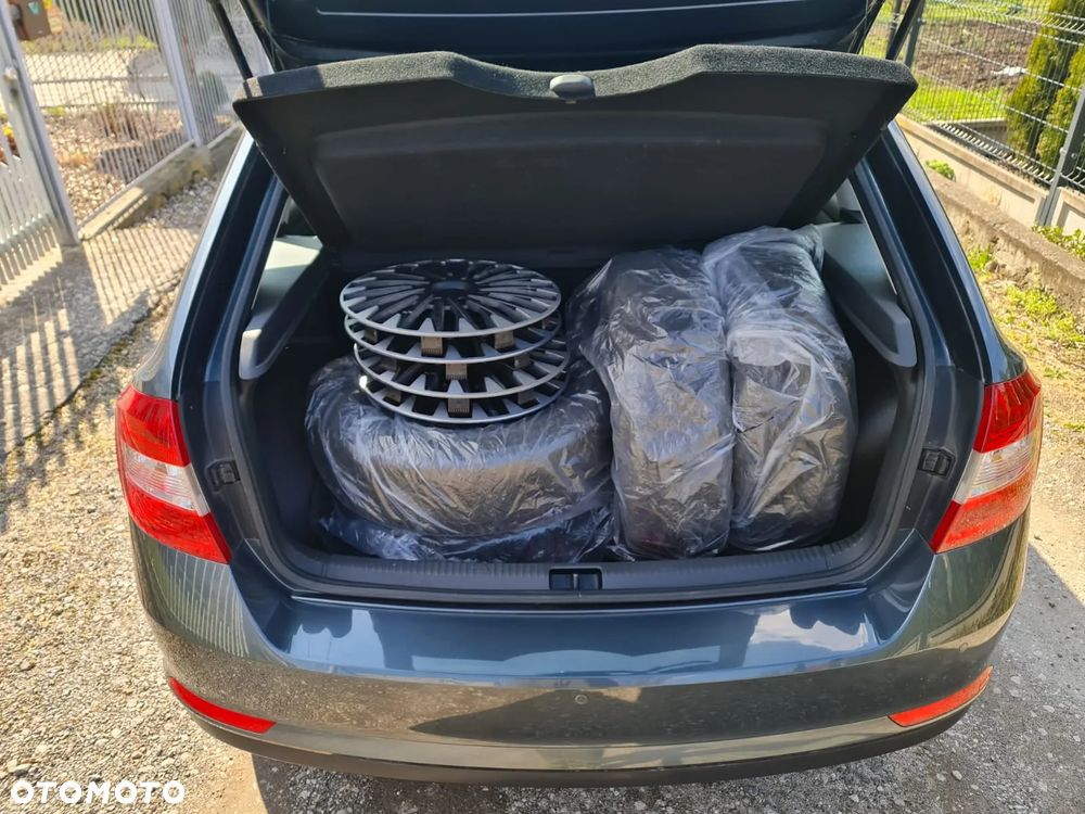 Skoda RAPID Spb 1.2 TSI Ambition - 13