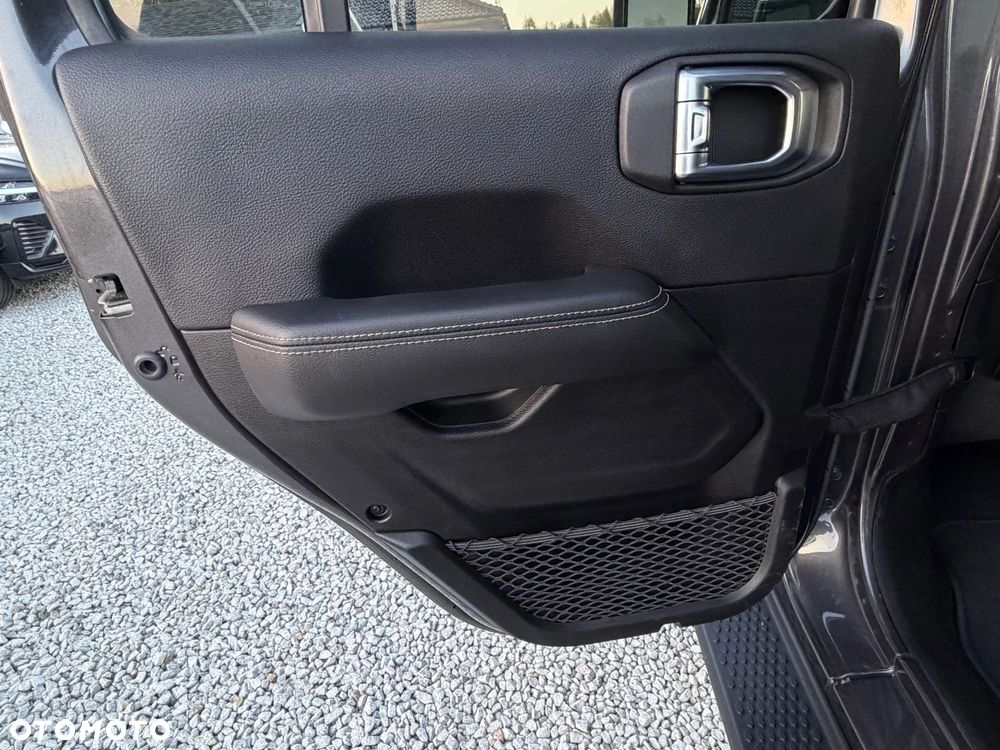 Jeep Wrangler 3.6 Unlim Sahara - 27