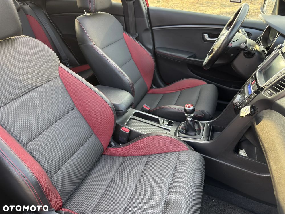 Hyundai i30 1.6 T GDI Turbo - 34