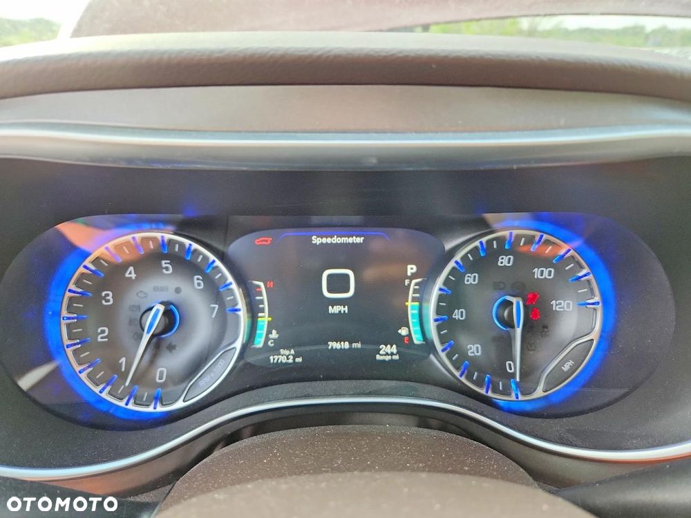 Chrysler Pacifica - 10