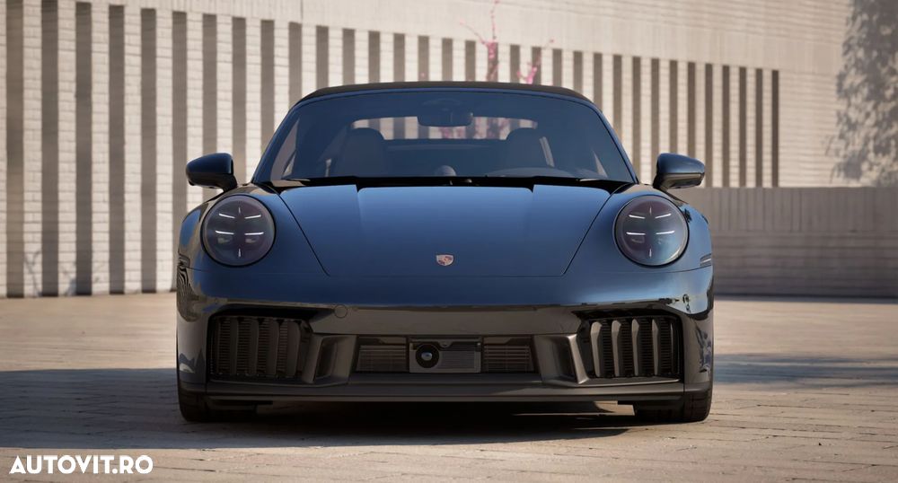 Porsche 911 Carrera 4 GTS PDK - 6