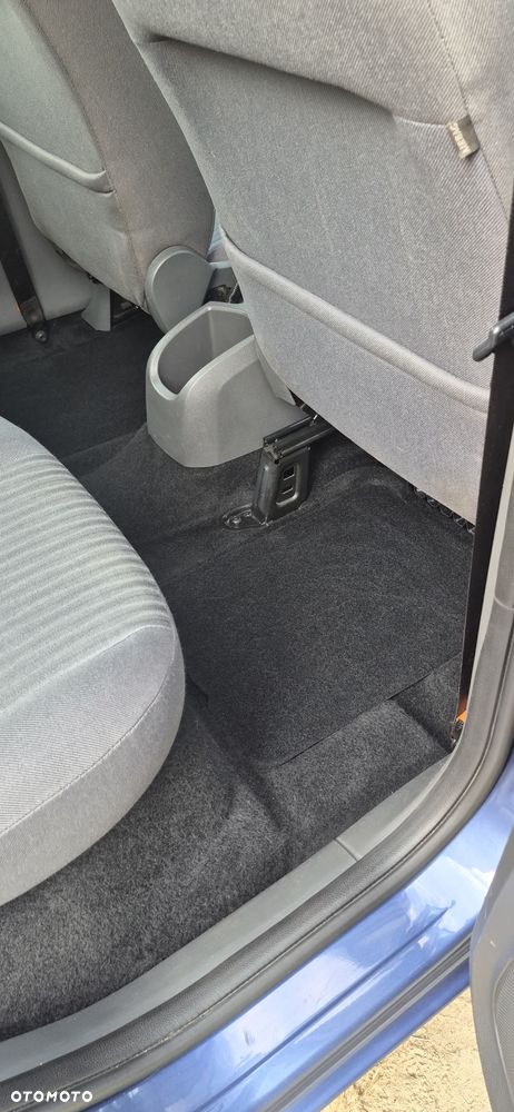 Ford C-MAX 1.8 Ambiente - 8