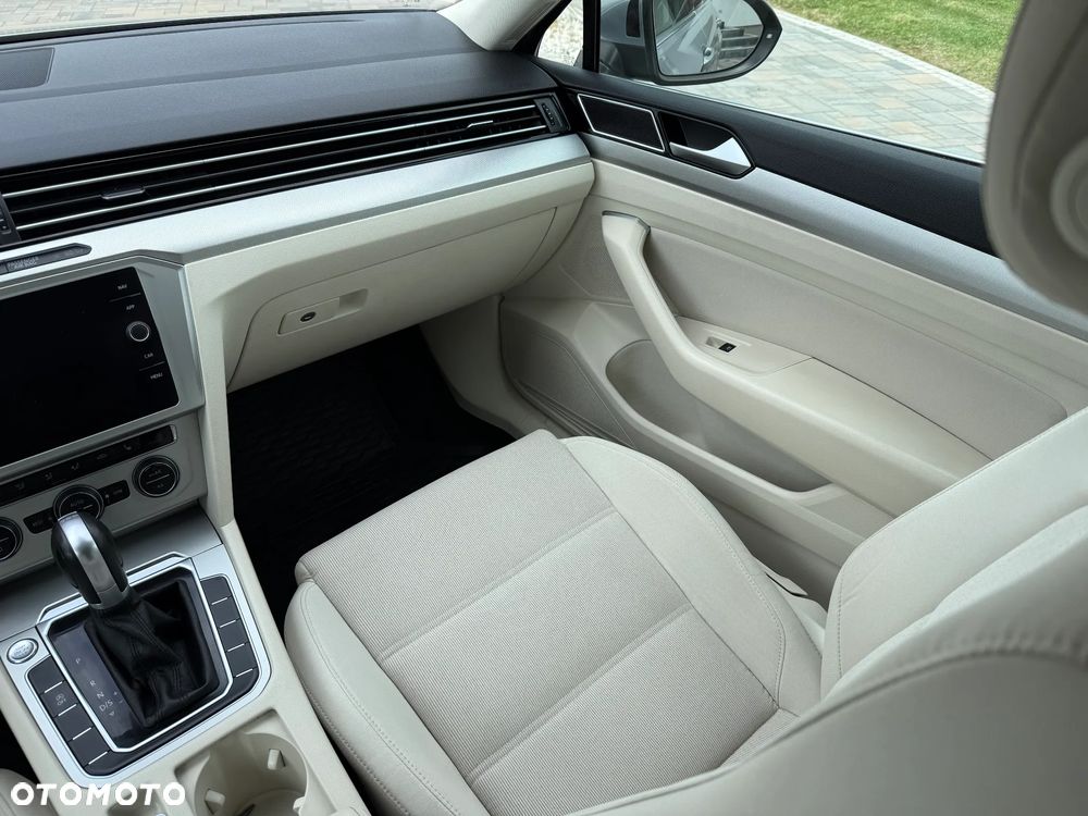 Volkswagen Passat 2.0 TDI (BlueMotion Technology) DSG Highline - 21
