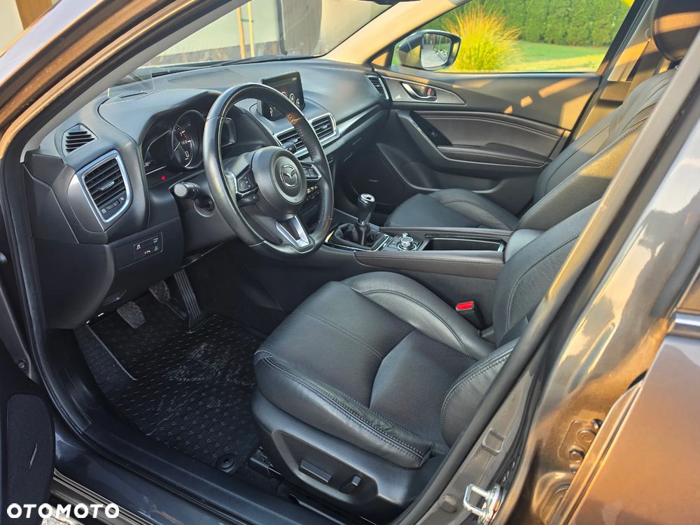 Mazda 3 - 5
