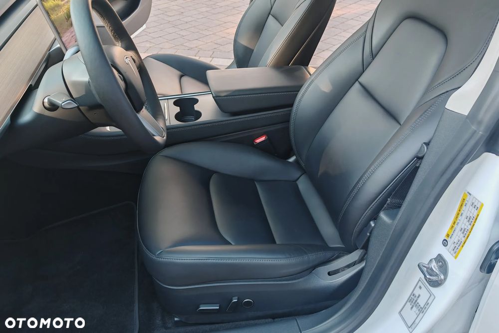 Tesla Model 3 - 17