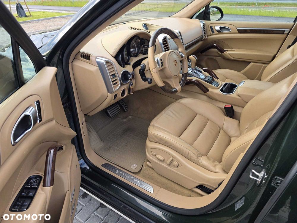 Porsche Cayenne - 4
