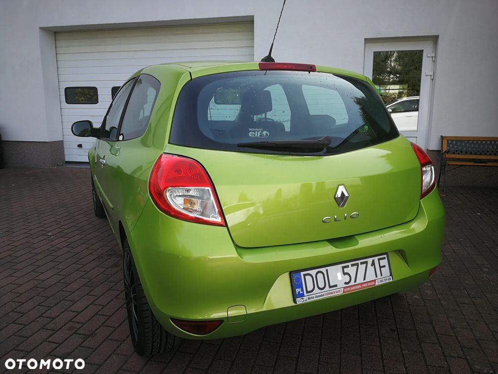 Renault Clio 1.5 dCi Privilege - 11