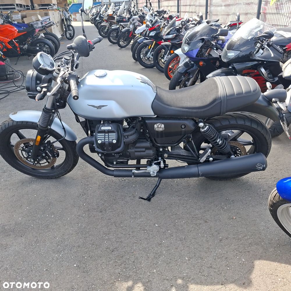 Moto Guzzi V7 - 1