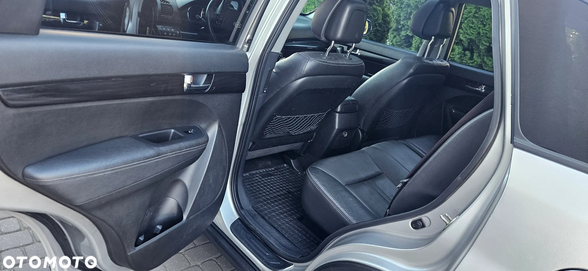 Kia Sorento - 12