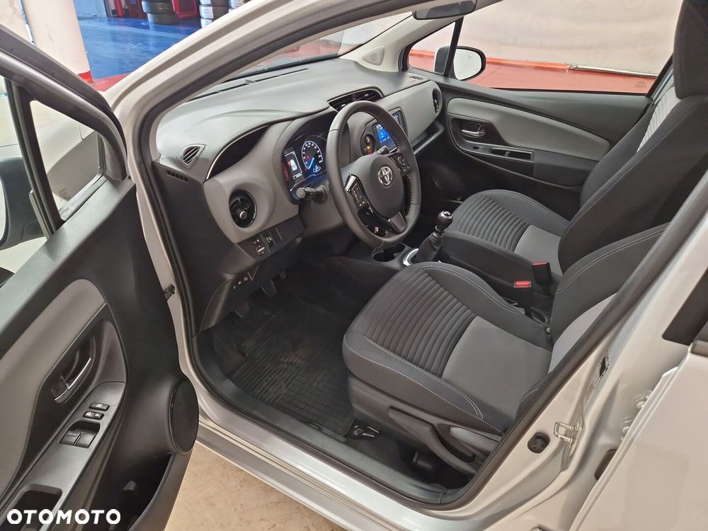 Toyota Yaris - 11
