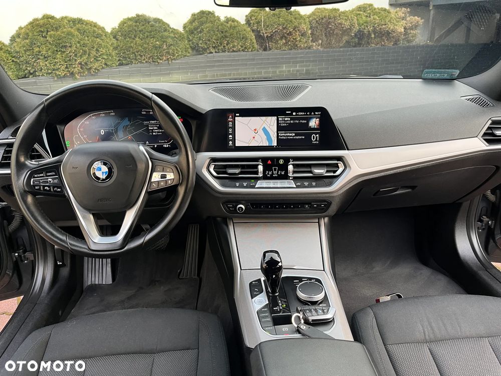 BMW Seria 3 320i xDrive - 11