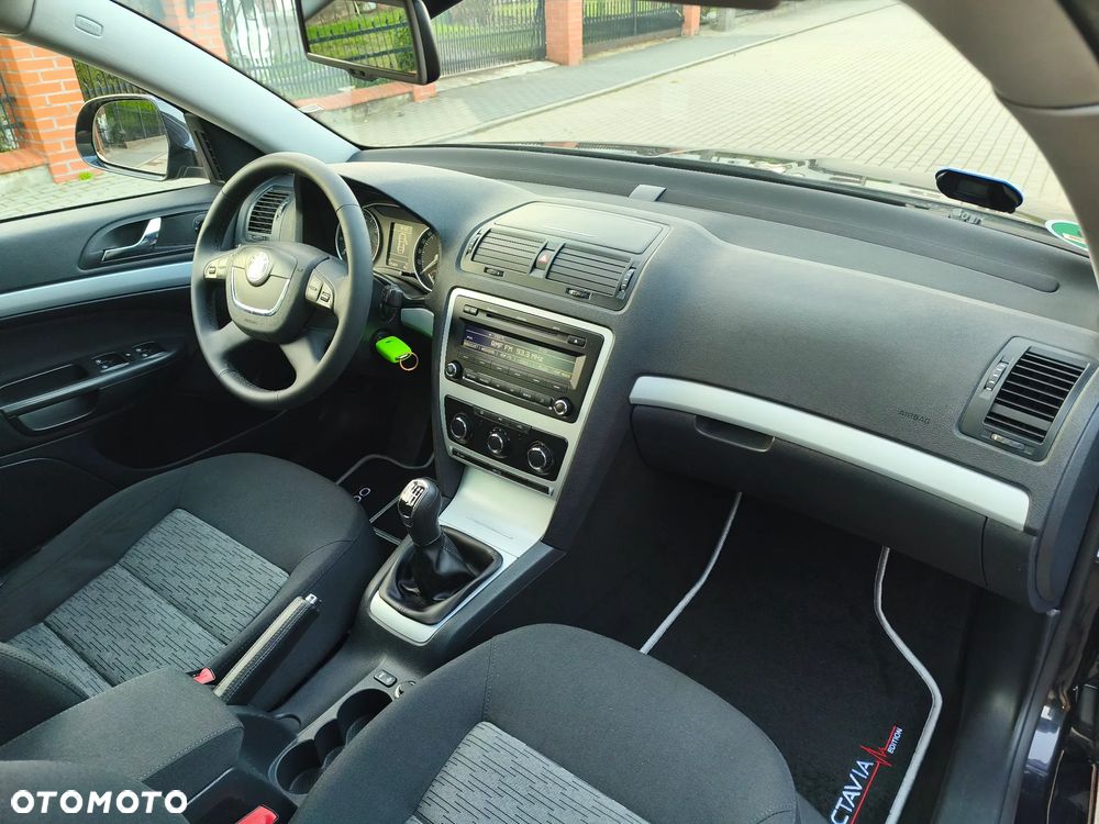 Skoda Octavia Combi 1.2 TSI FAMILY - 19