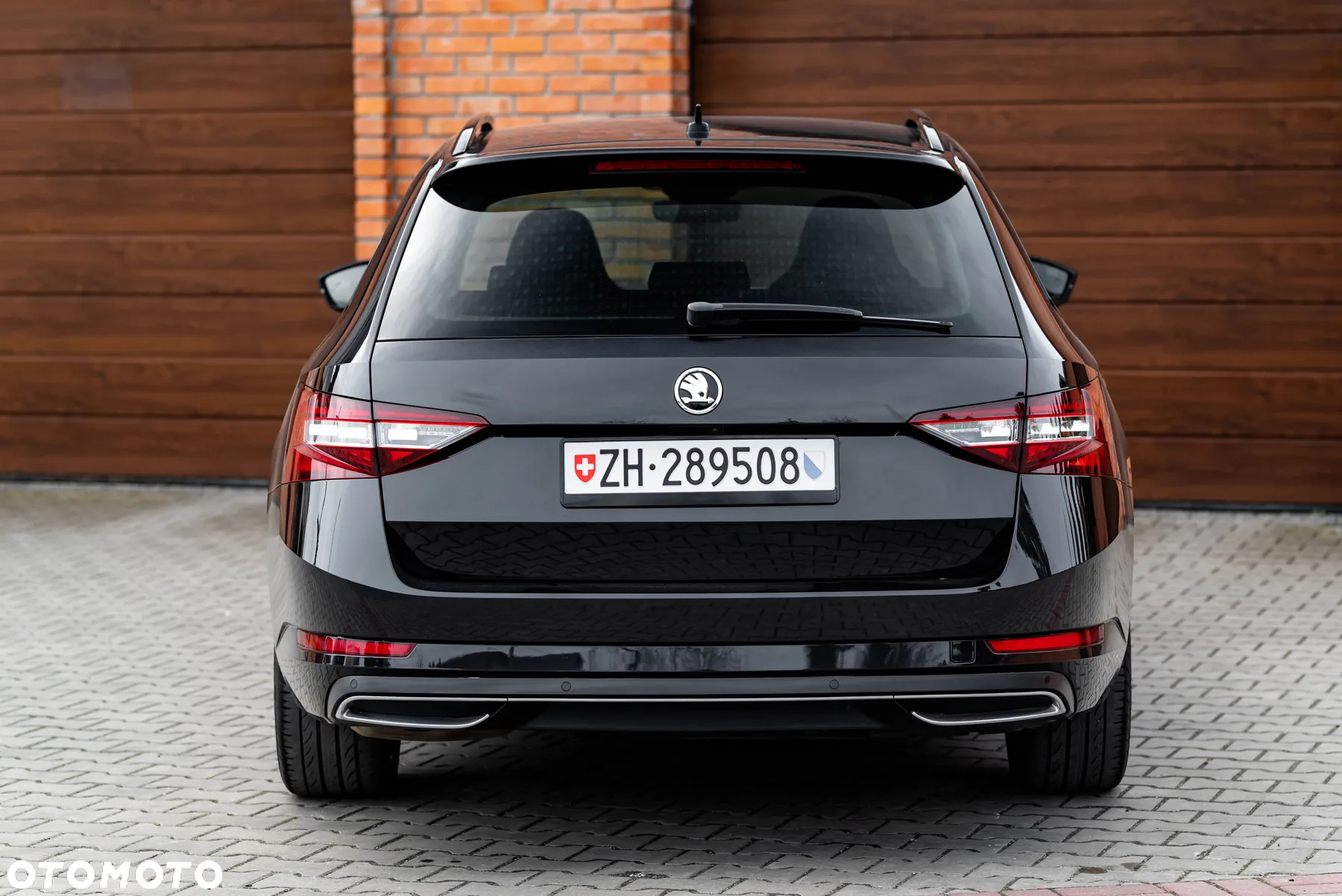 Skoda Superb 2.0 TDI DSG Sportline - 19