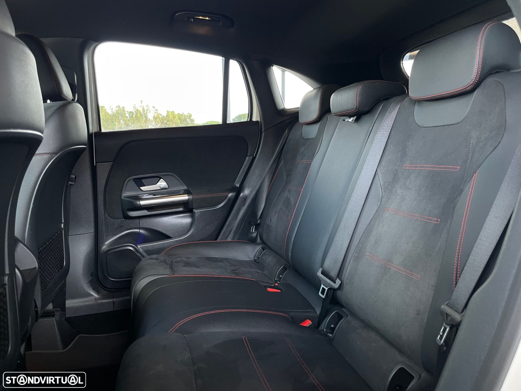 Mercedes-Benz GLA 250 e AMG Line - 13