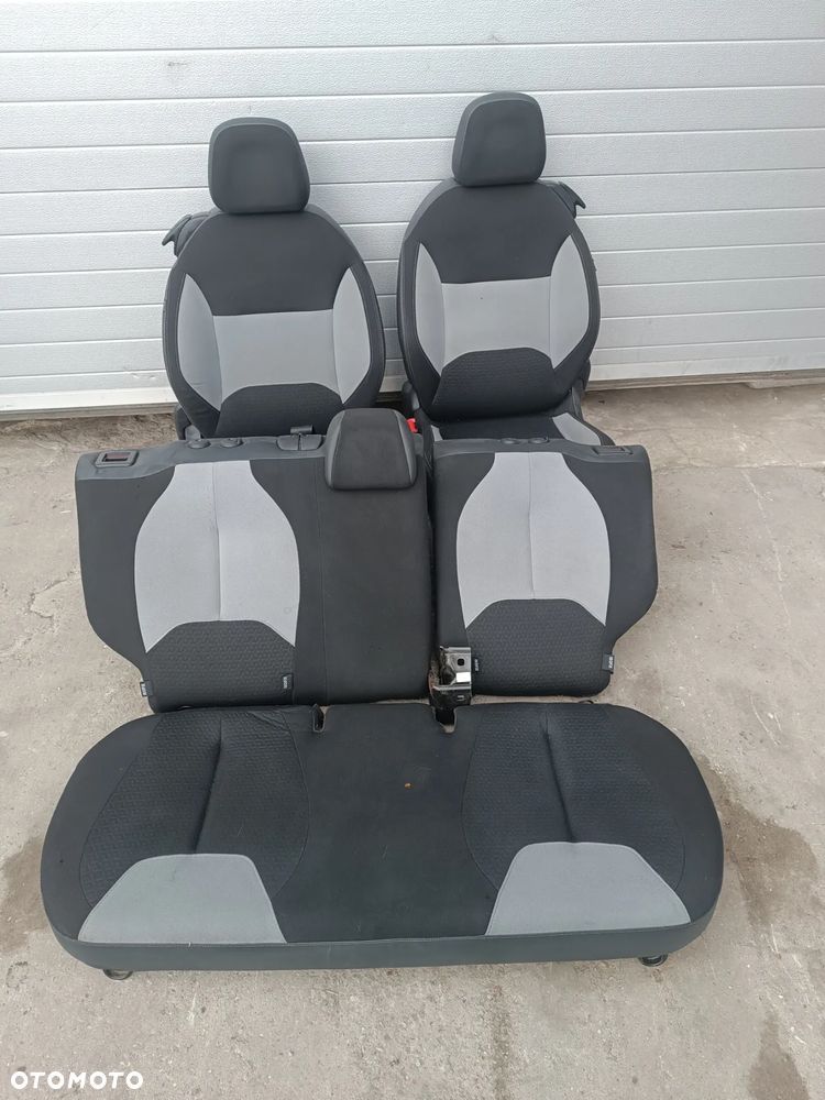 FOTELE PRZÓD TYŁ KANAPA  WNĘTRZE  CITROEN DS3 - 1