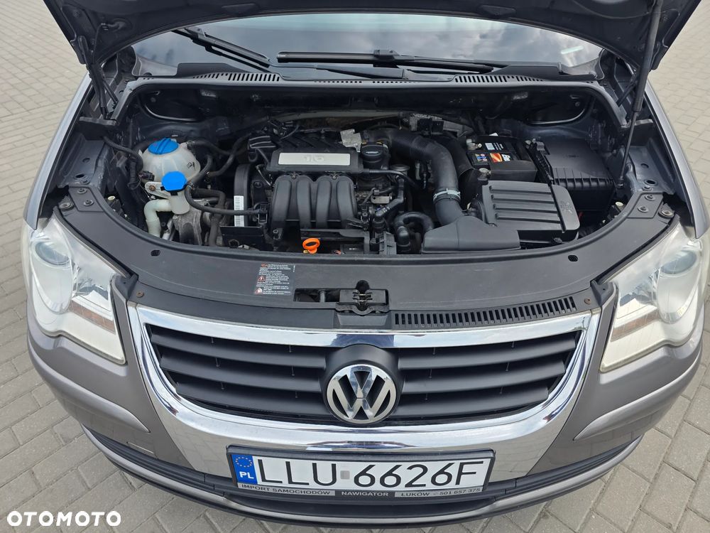 Volkswagen Touran - 24