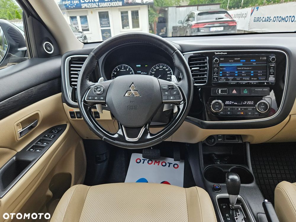 Mitsubishi Outlander 2.0 Intense + SDA 4WD CVT - 26