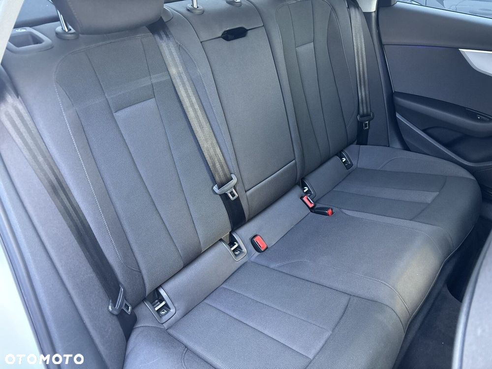 Audi A4 Limousine - 29