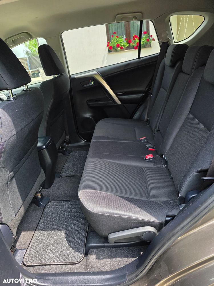 Toyota RAV4 2.0 D-4D 2WD Executive - 8