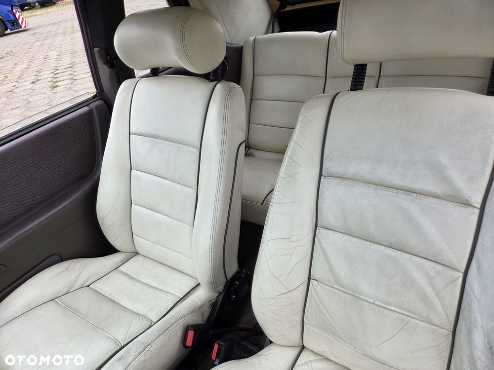 Ford Escort 1.6 Ghia - 11