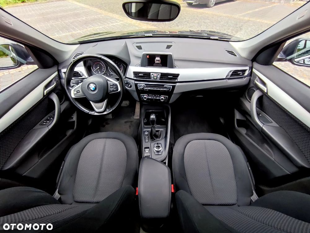 BMW X1 sDrive18i xLine - 11