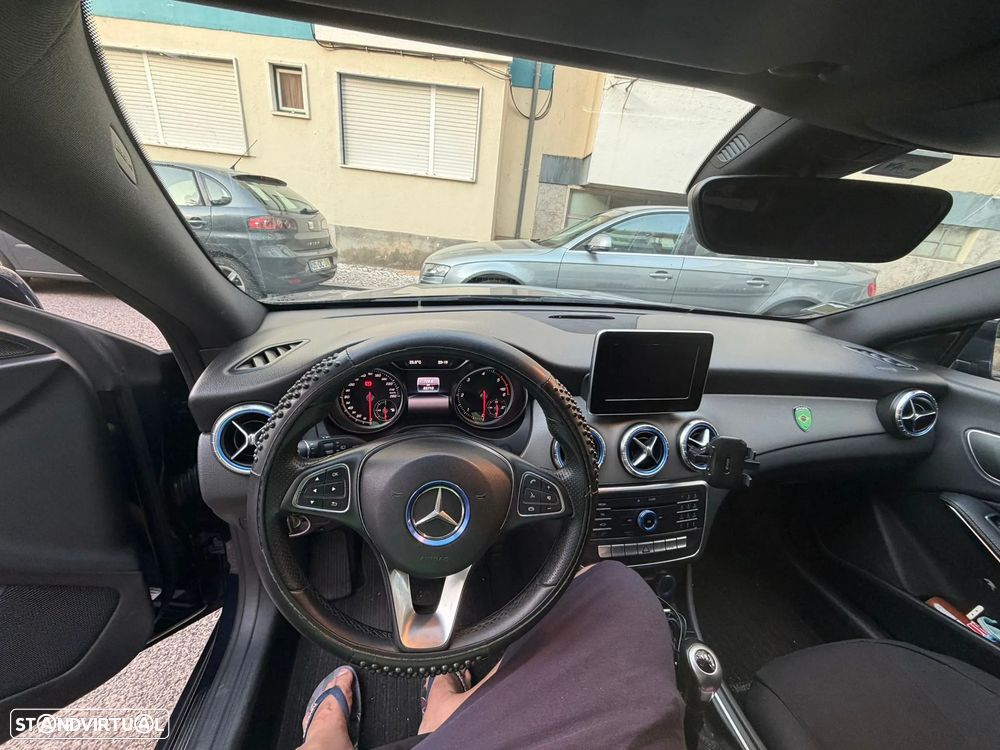 Mercedes-Benz CLA 180 d Shooting Brake Urban - 11