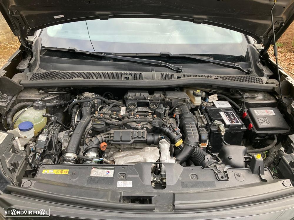 Peugeot 2008 1.5 BlueHDi Allure Pack - 17