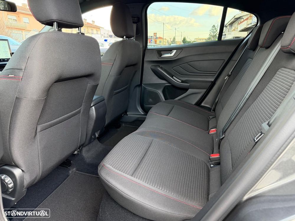 Ford Focus 1.0 EcoBoost MHEV ST-Line - 10