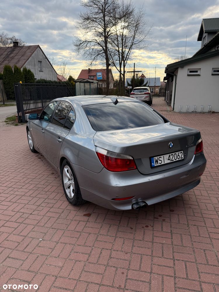 BMW Seria 5 525d - 5