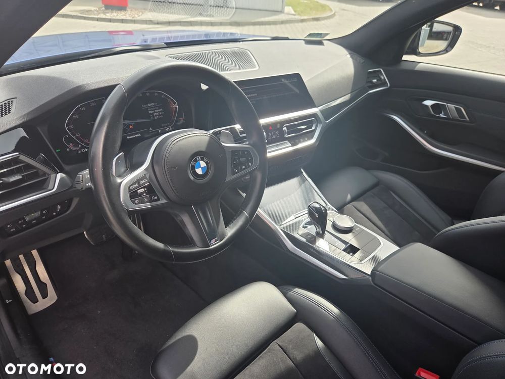 BMW Seria 3 320i xDrive M Sport - 11