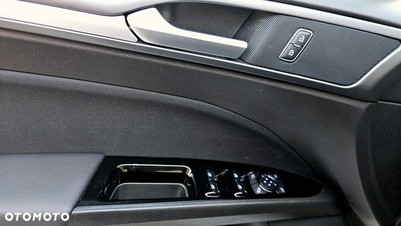 Ford Mondeo 2.0 TDCi Titanium - 32