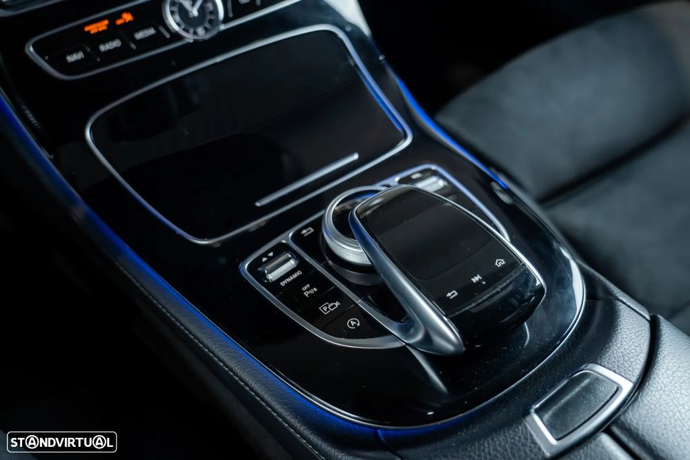 Mercedes-Benz E 220 d AMG - 23