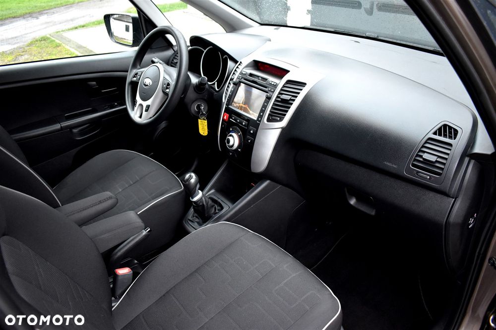 Kia Venga 1.4 CVVT Fifa World Cup Edition - 27