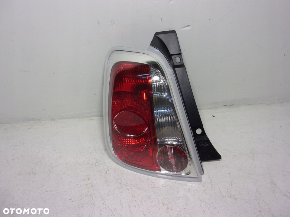 LAMPA TYLNA LEWA FIAT 500 2008-2015 - NOWA AL - 1