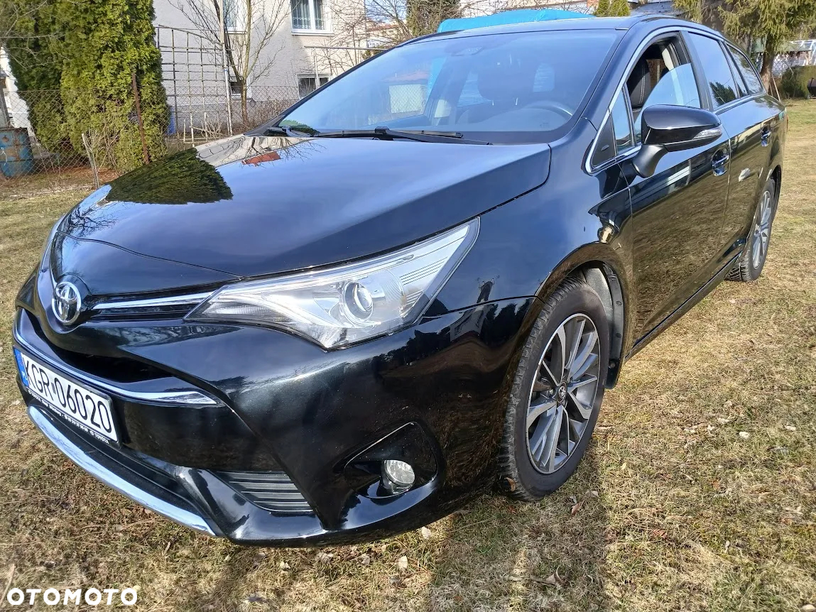 Toyota Avensis 2.0 D-4D Premium - 3