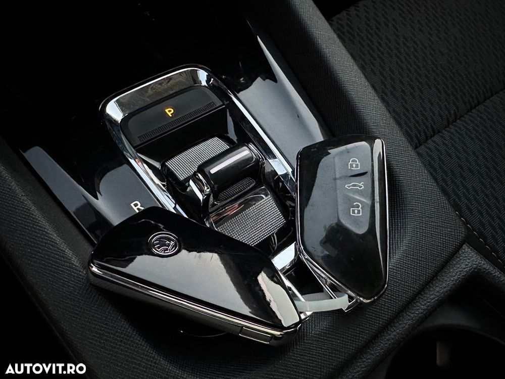 Skoda Octavia 2.0 TDI DSG Sportline - 9