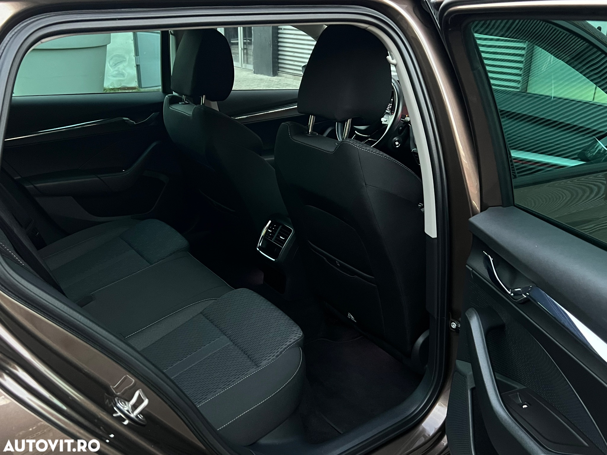 Skoda Octavia 2.0 TDI DSG Style - 7