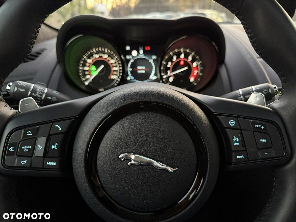 Jaguar F-Type - 14