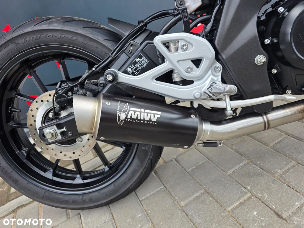 Yamaha MT - 12