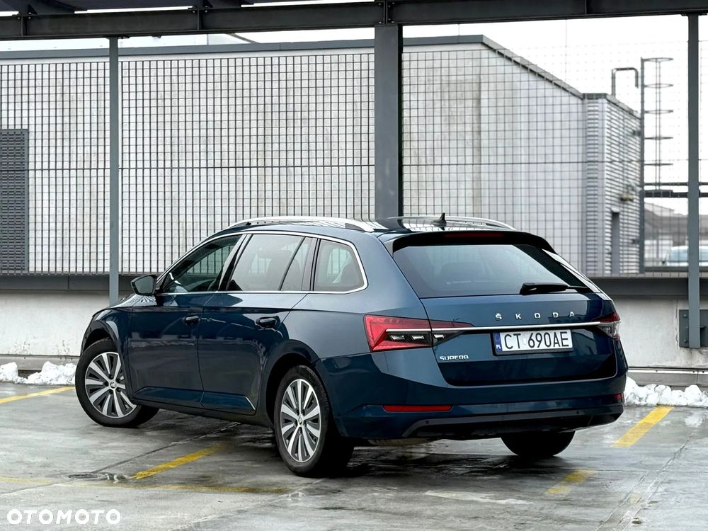 Skoda Superb 2.0 TDI SCR Sportline DSG - 11