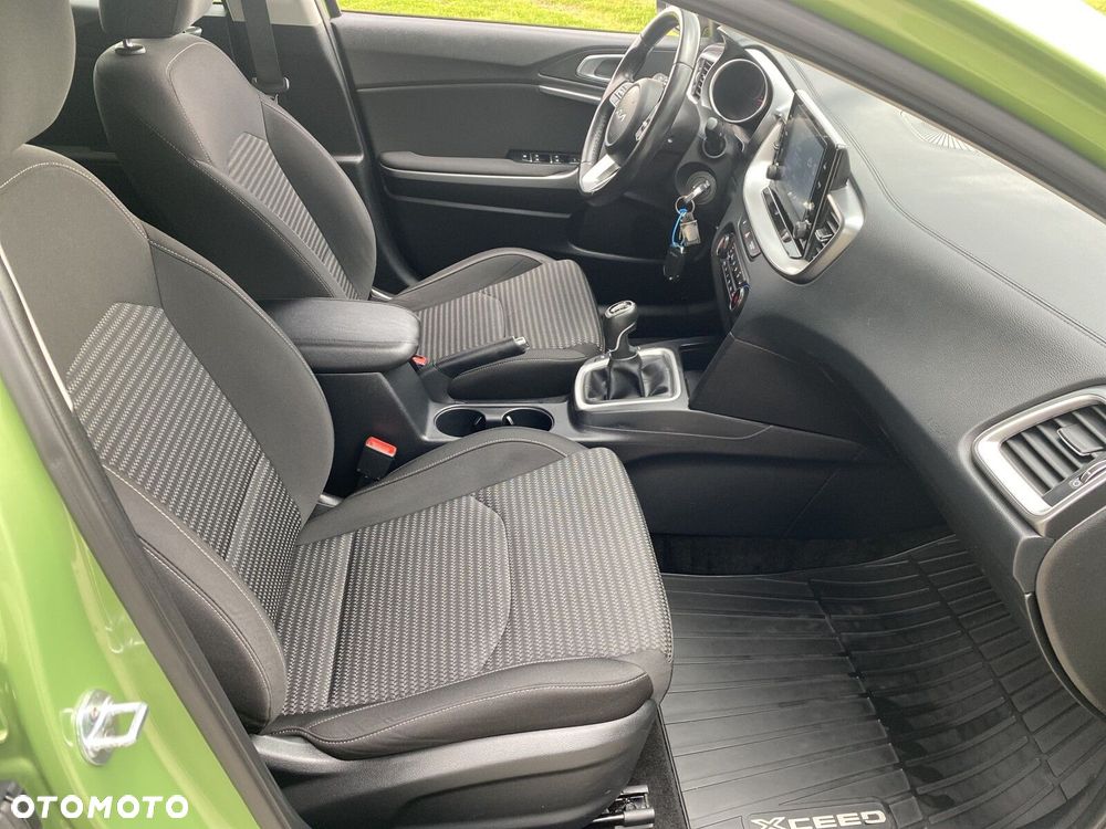 Kia XCeed - 15