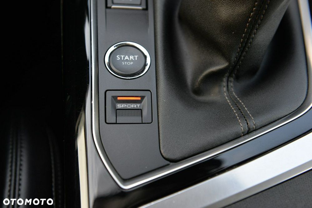 Peugeot 3008 2.0 BlueHDi Allure S&S - 20